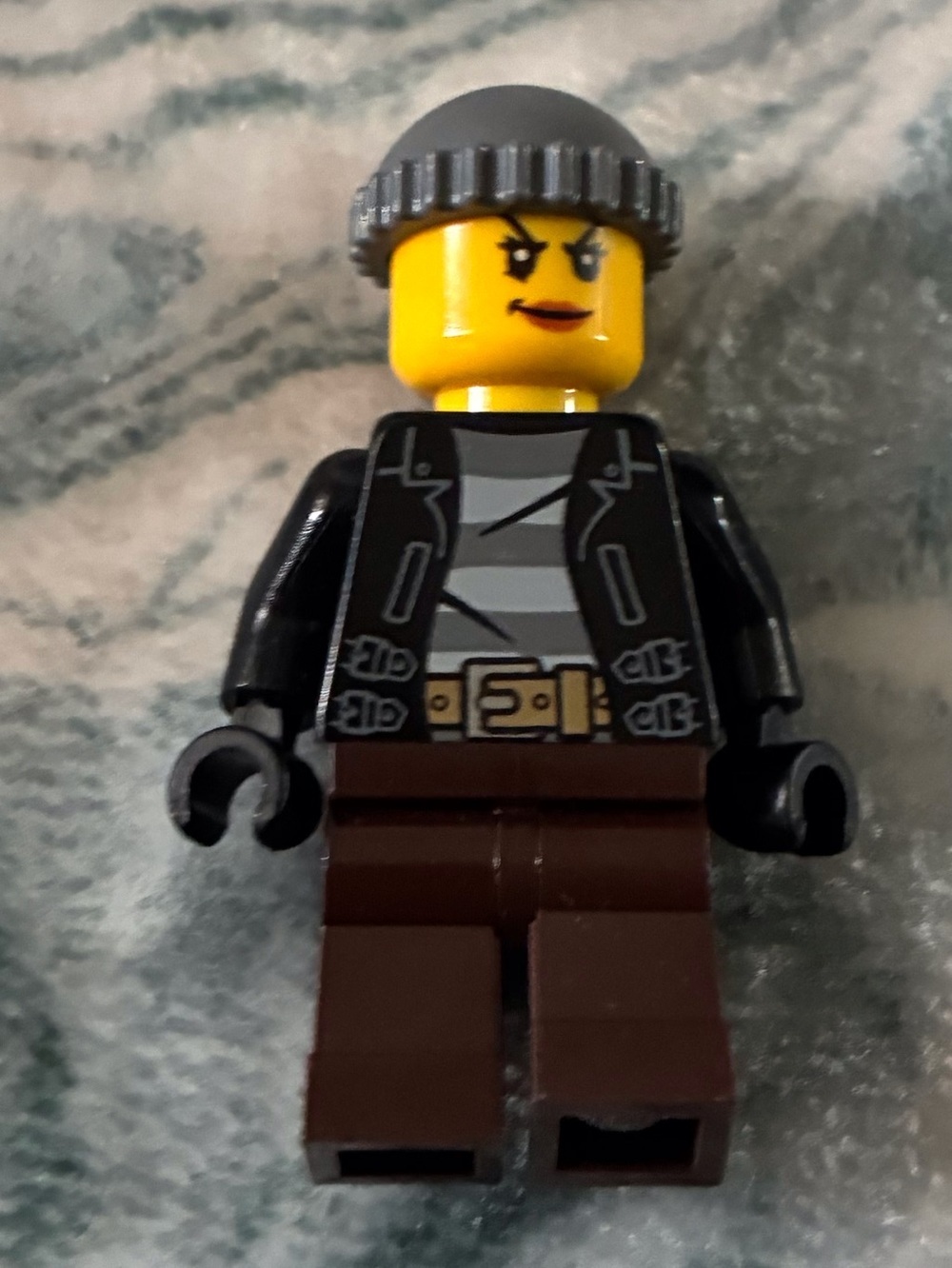 Lego Yellow Head Black Jacket Brown Legs Gray Beanie Minifigure